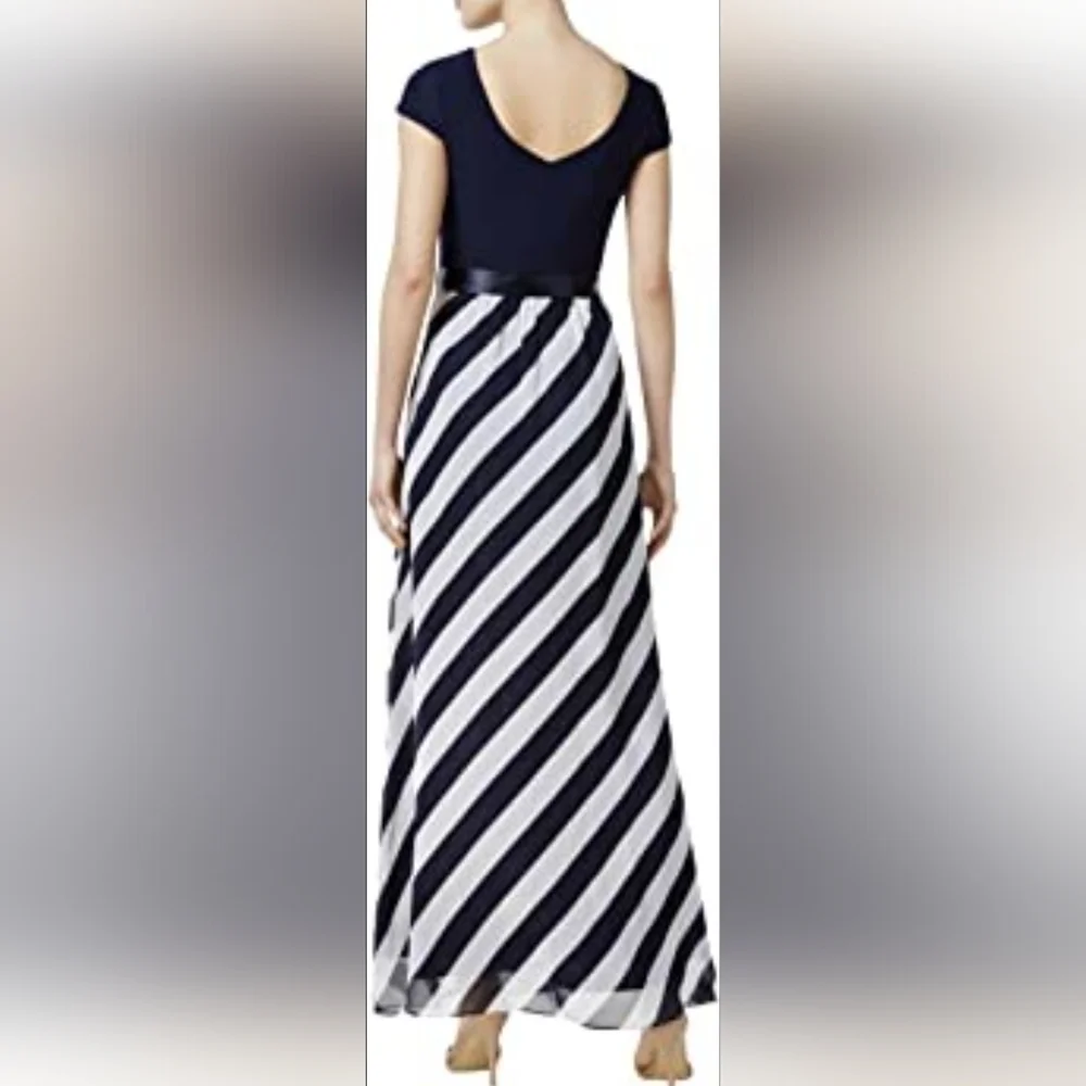 Navy and white gown - Picture 2 of 13